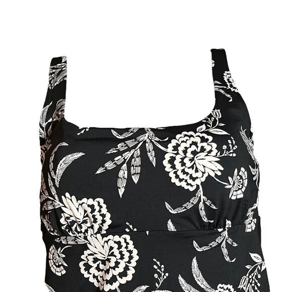 Lands' End Square-Neck Underwire Tankini Swimsuit Top - Picture 7 of 9